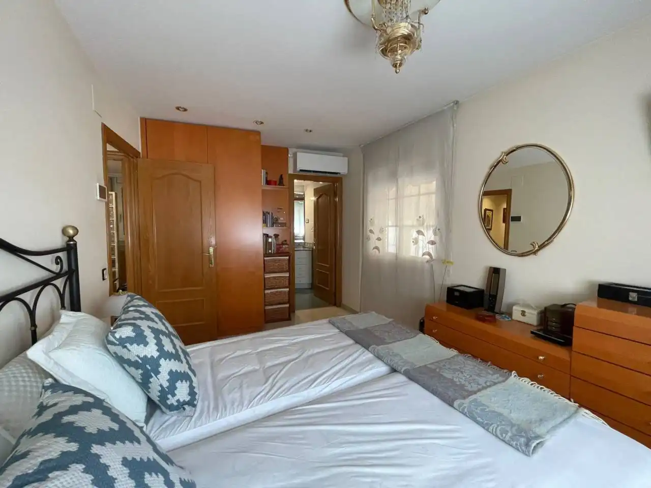 Schlafzimmer von Wohnung zur Miete in Cerdanyola del Vallès mit Klimaanlage, Heizung und Privatgarten
