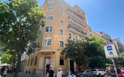 Vista exterior de Pis en venda en  Madrid Capital amb Calefacció i Parquet