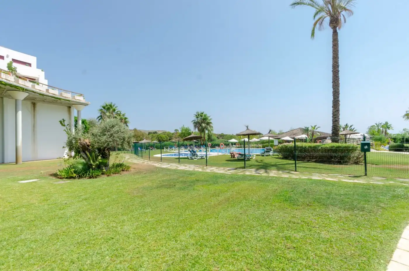 Piscina de Ático de alquiler en Benahavís con Aire acondicionado, Calefacción y Terraza