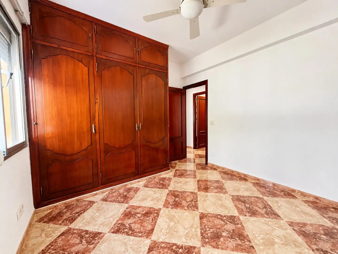 Apartamento de alquiler en Los Boliches
