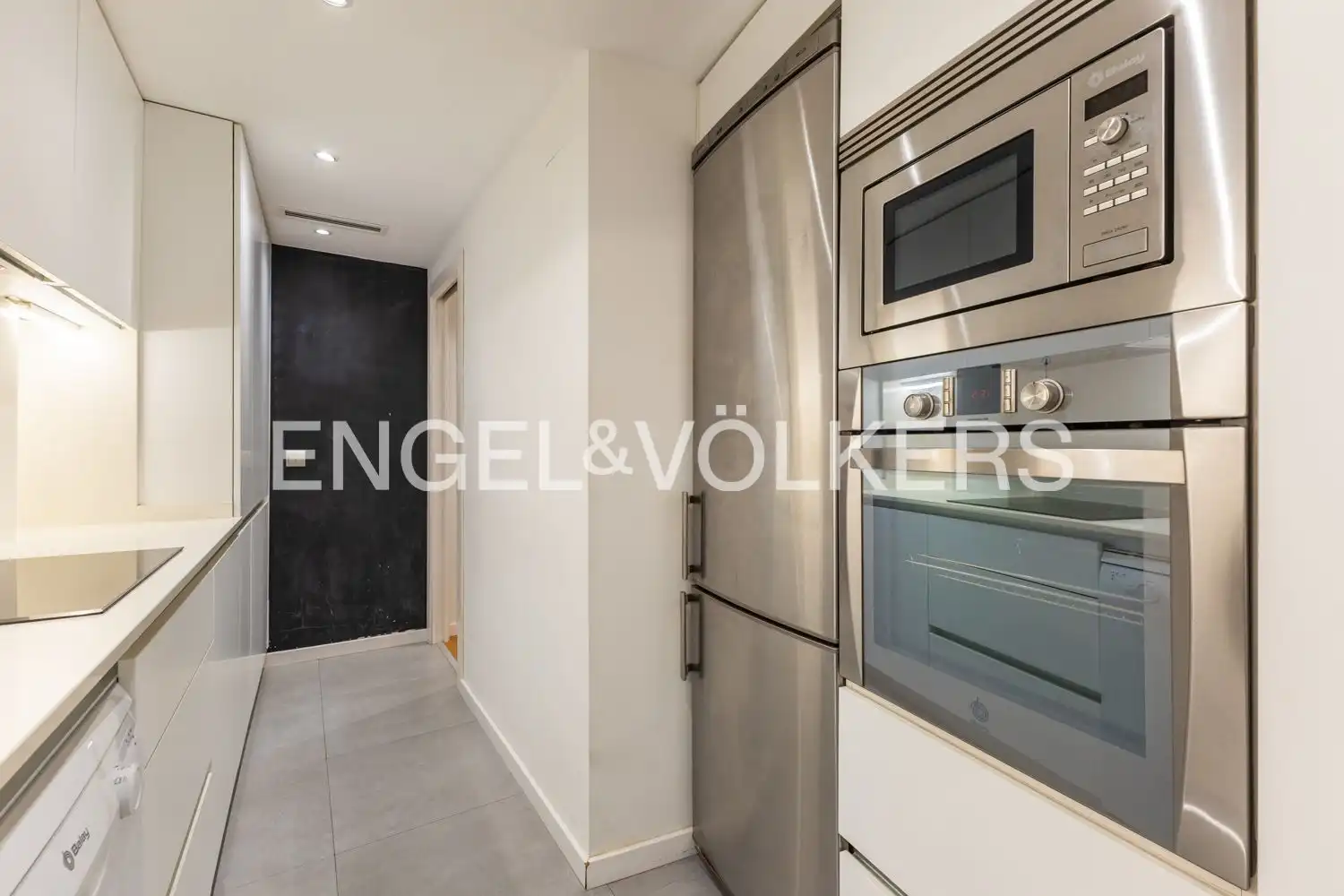 Kitchen of Flat for rent in Valencia  with Air Conditioner, Heating and Parquet flooring