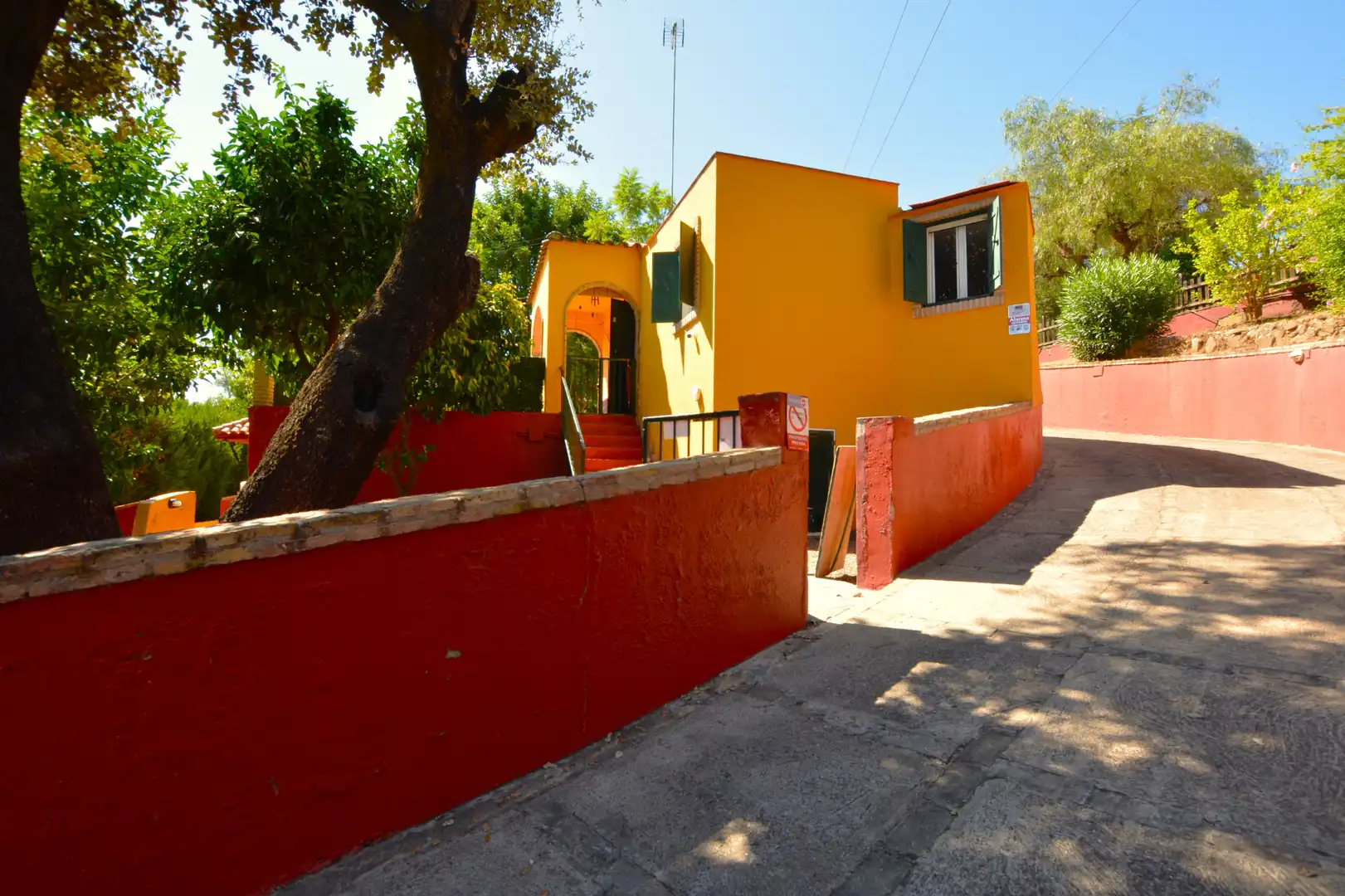 Vista exterior de Casa o chalet en venta en Guillena con Aire acondicionado, Calefacción y Jardín privado