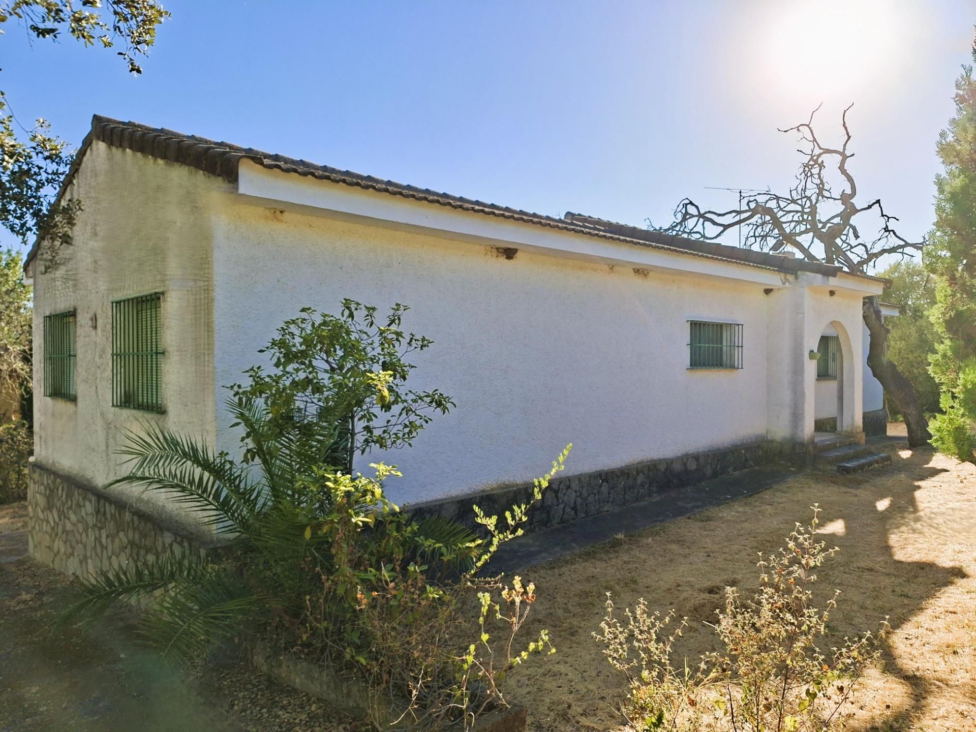 Exterior view of House or chalet for sale in Guillena  with Air Conditioner, Private garden and Terrace