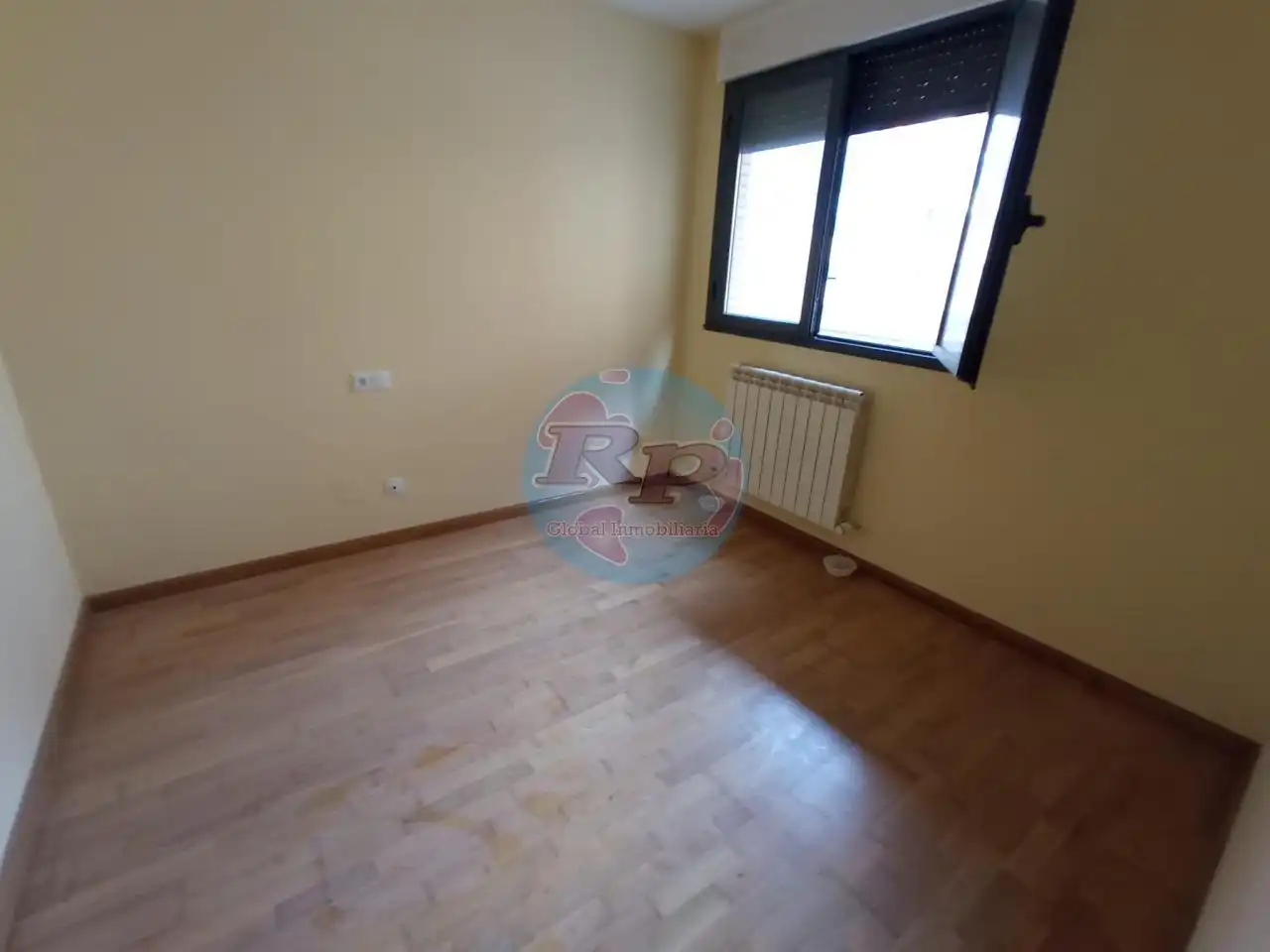 Habitación de Piso en venta en León Capital  con Calefacción, Parquet y Terraza