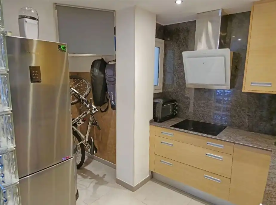 Cuina de Dúplex en venda en Badalona amb Aire condicionat, Calefacció i Moblat