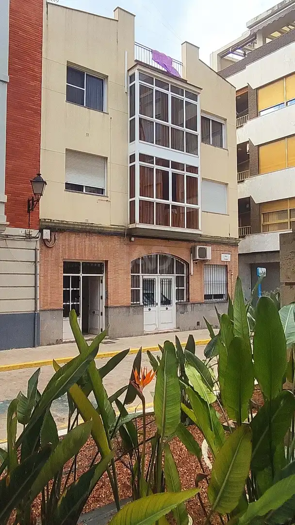 Vista exterior de Pis en venda en Sagunto / Sagunt amb Aire condicionat, Calefacció i Terrassa