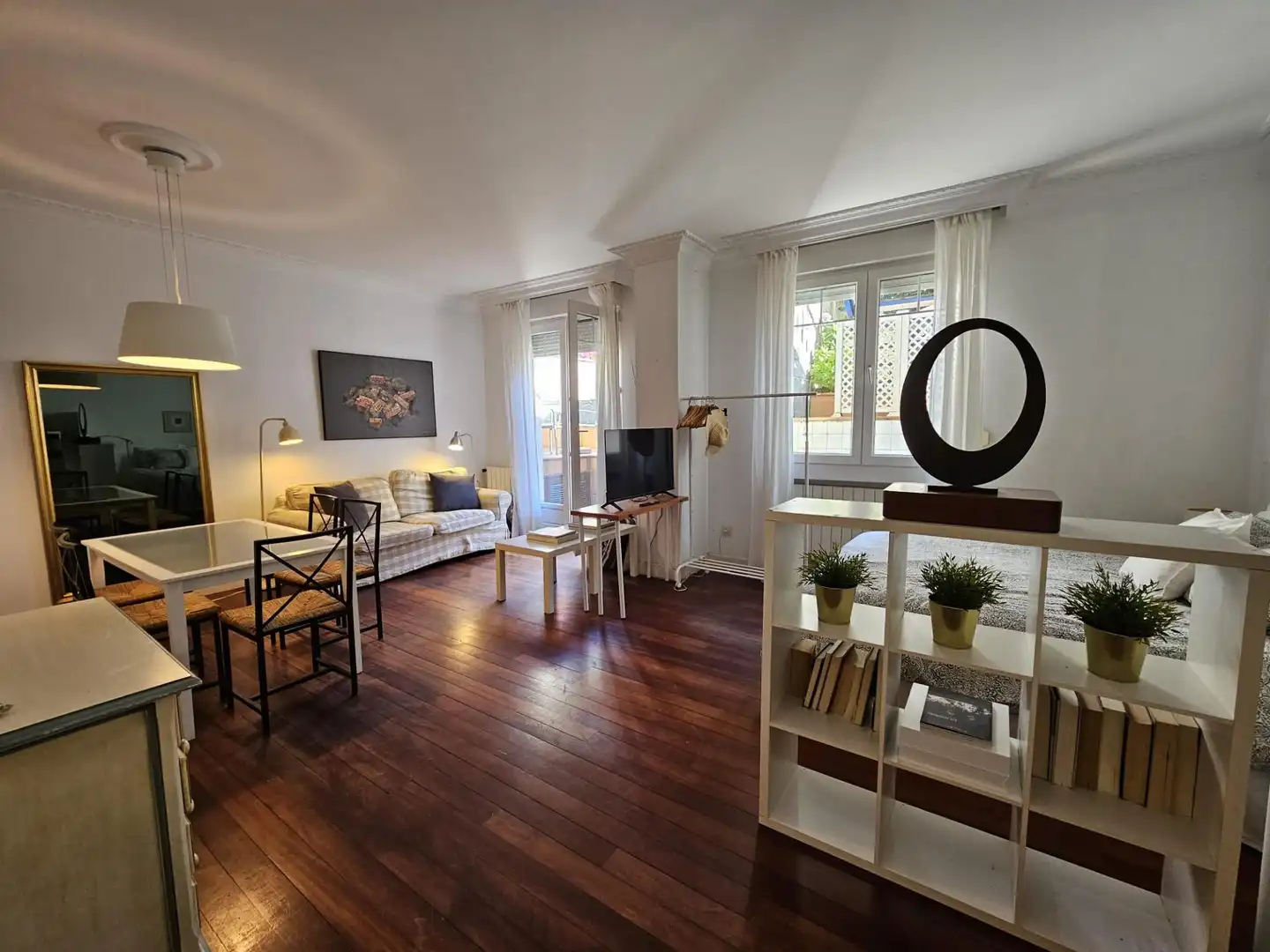Wohnzimmer von Wohnung zur Miete in Santander mit Heizung, Privatgarten und Parkett