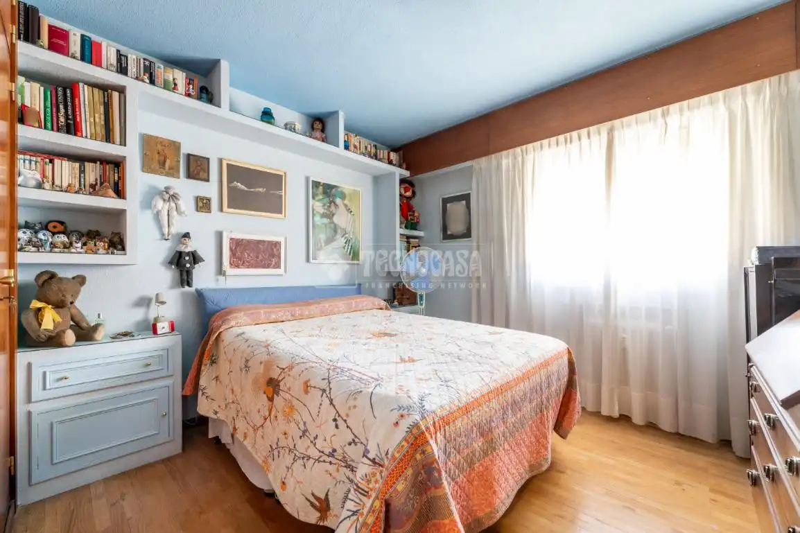 Habitación de Piso en venta en Las Rozas de Madrid con Calefacción, Terraza y Trastero