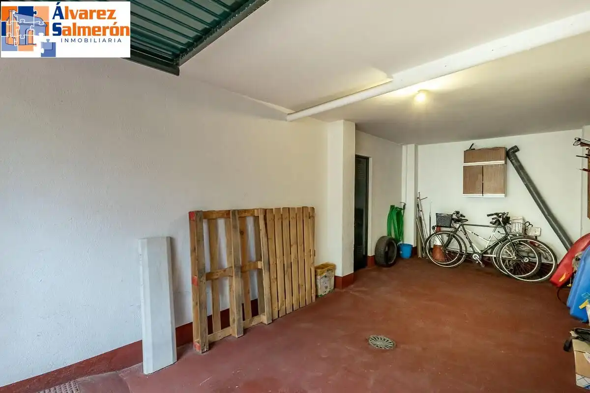 Casa aparellada amb terrassa en venda a Camino del Cementerio, imagen 36