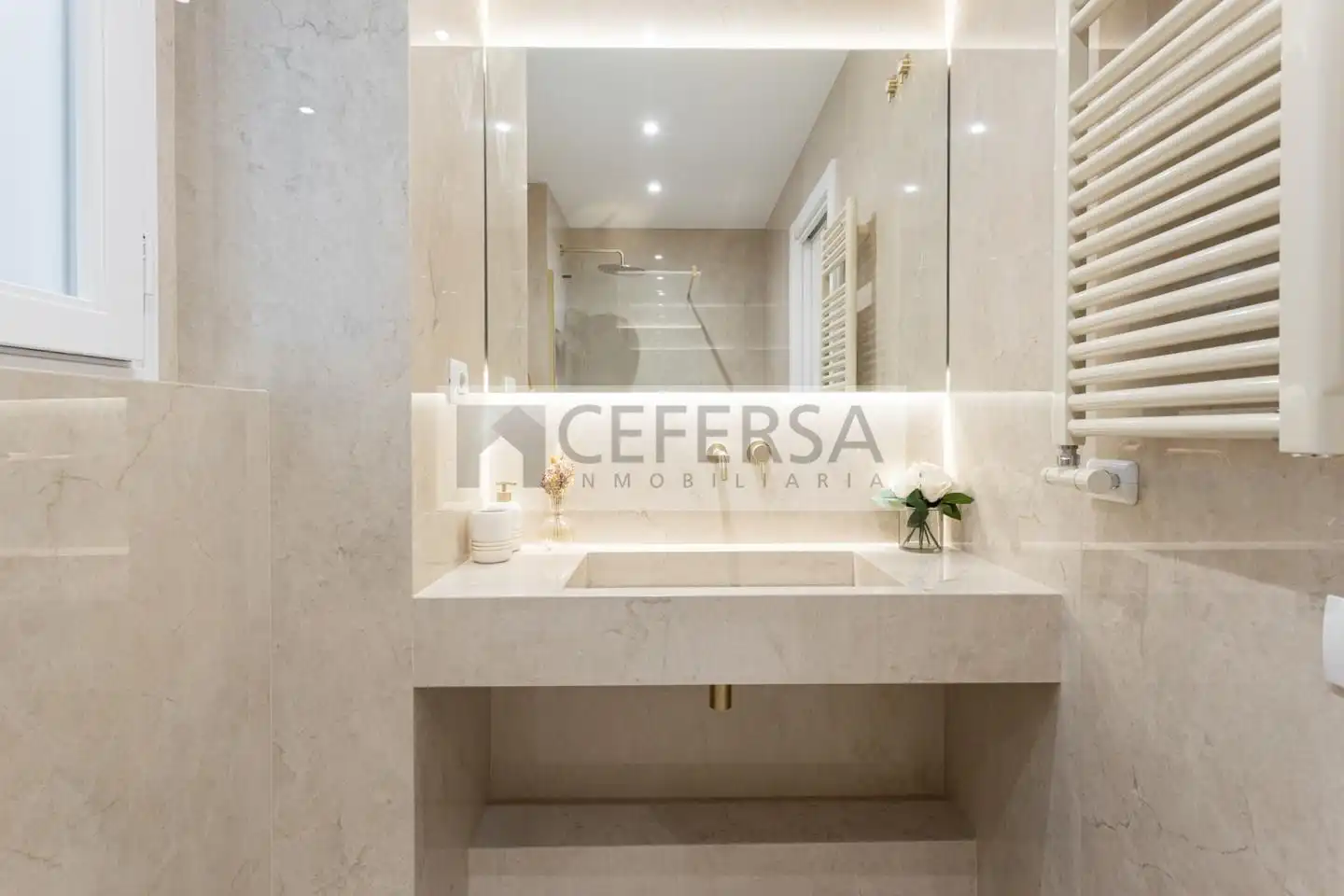 Bathroom of Flat for sale in Barcelona  with Air Conditioner, Heating and Storage room