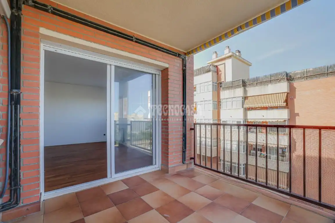 Terraza de Piso en venta en Sant Boi de Llobregat con Calefacción, Parquet y Balcón