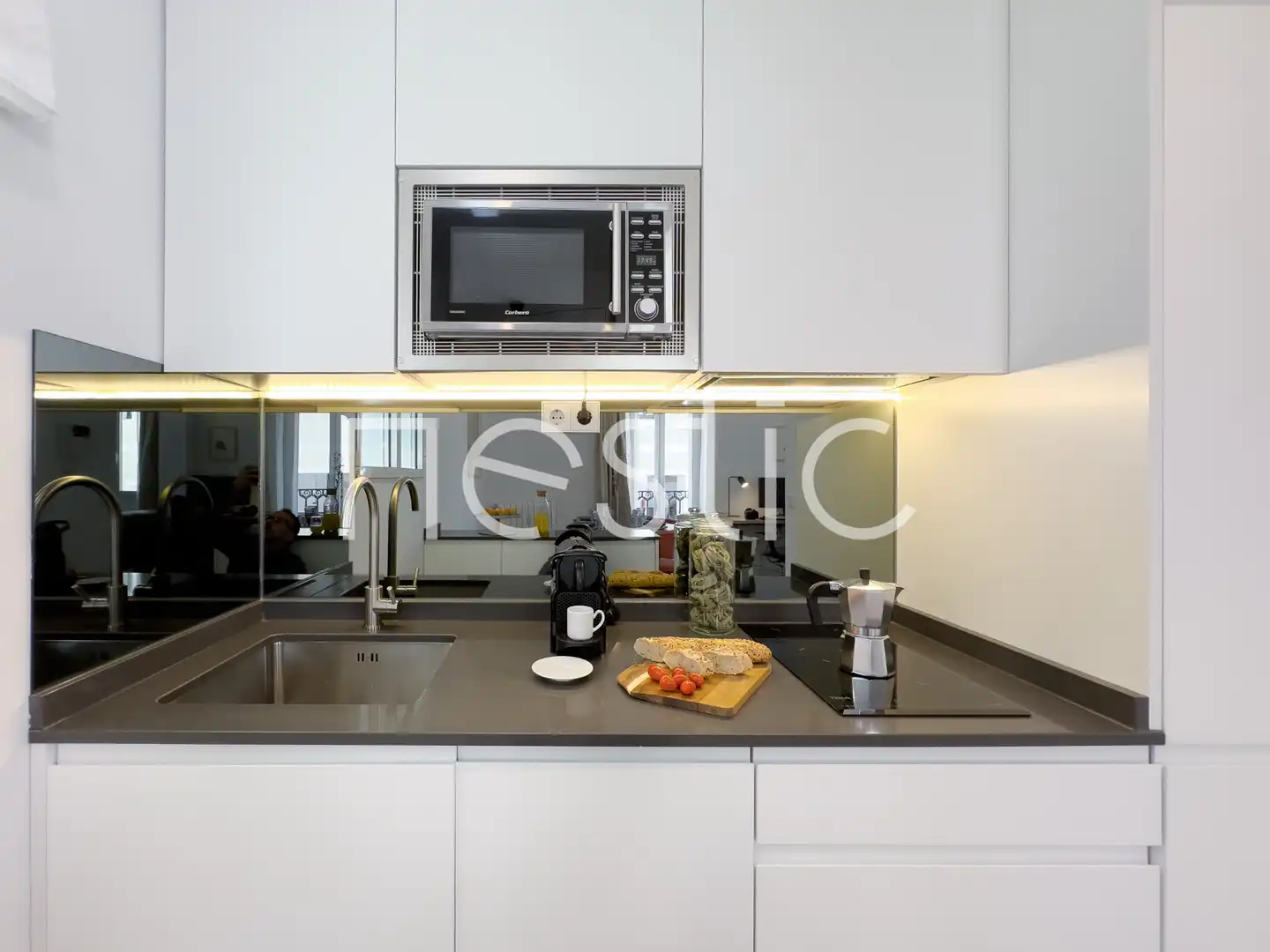 Cocina de Apartamento de alquiler en Madrid con Aire acondicionado, Calefacción y Amueblado