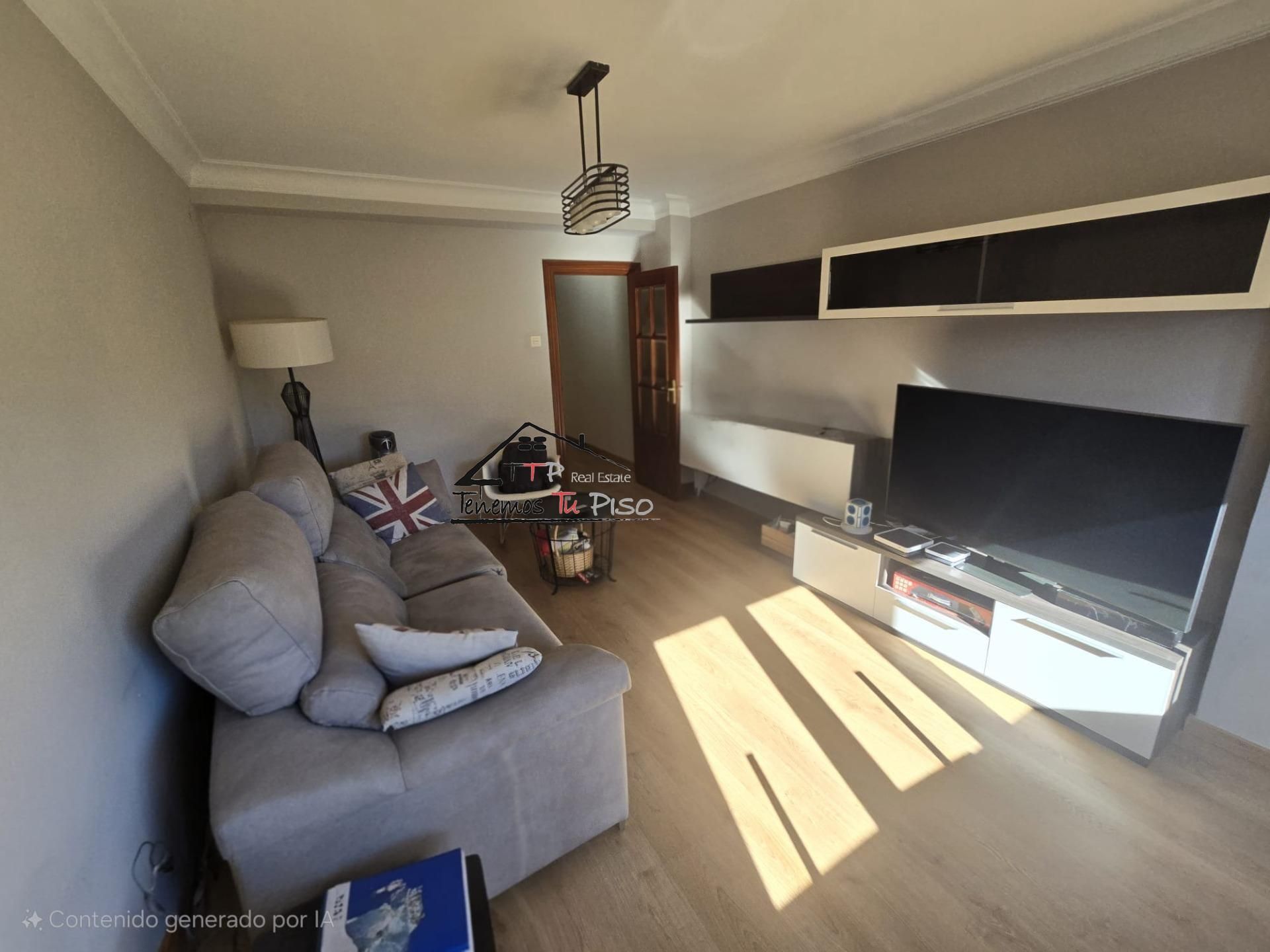 Living room of Flat for sale in  Zaragoza Capital  with Heating, Parquet flooring and Terrace