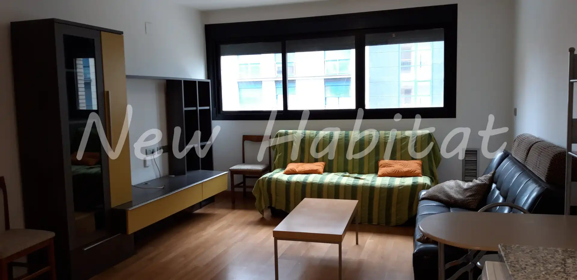Sala de estar de Piso en venta en Castellón de la Plana / Castelló de la Plana con Aire acondicionado, Trastero y Piscina comunitaria