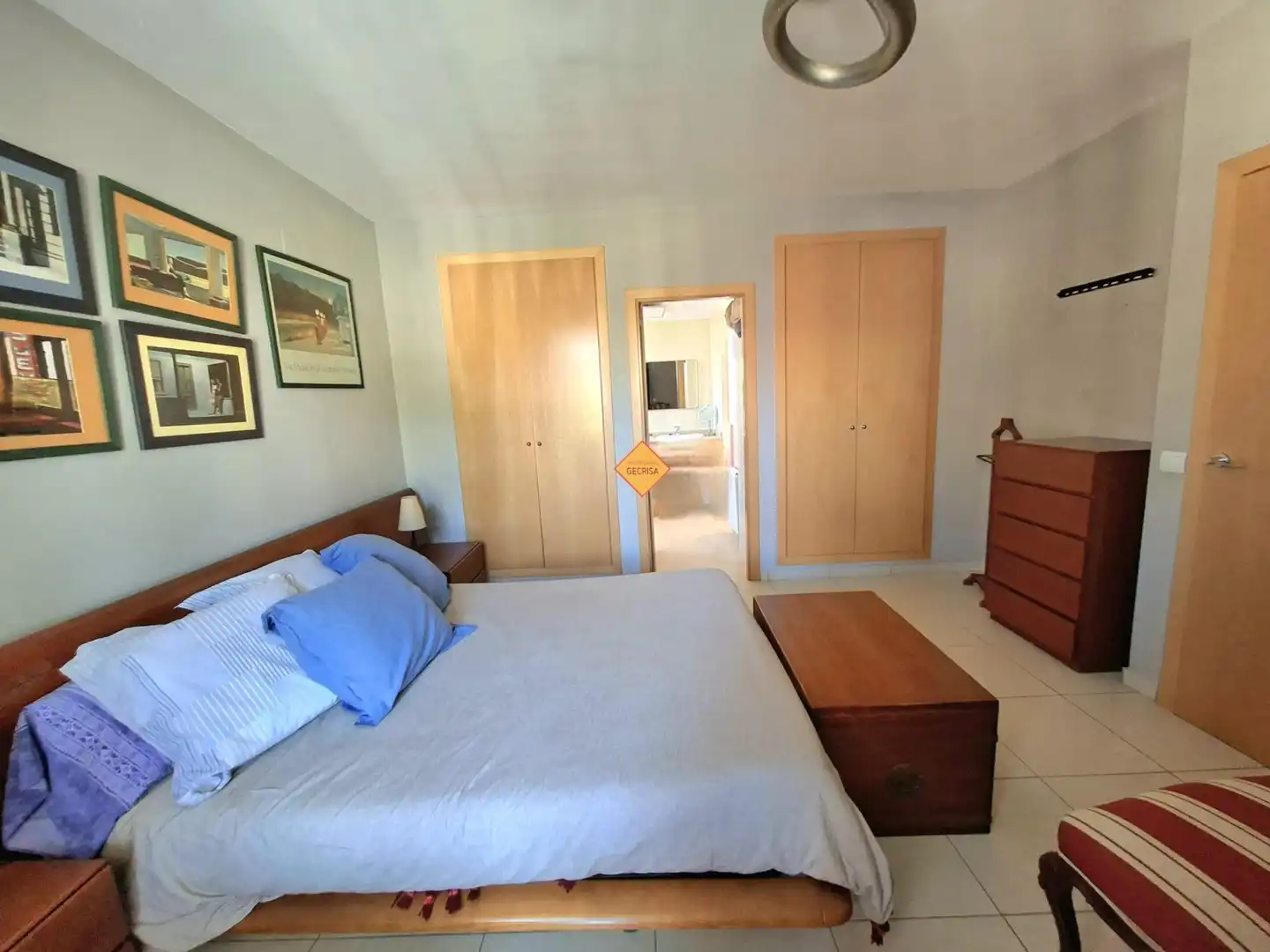 Habitación de Casa o chalet en venta en Paterna con Aire acondicionado, Calefacción y Jardín privado