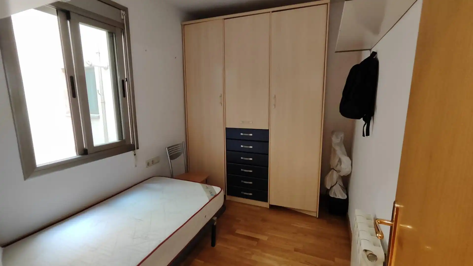 Habitación de Piso en venta en Sabadell con Calefacción y Trastero