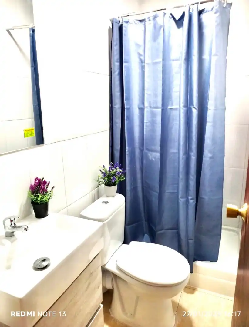 Baño de Piso para compartir en Valencia con Aire acondicionado, Calefacción y Amueblado