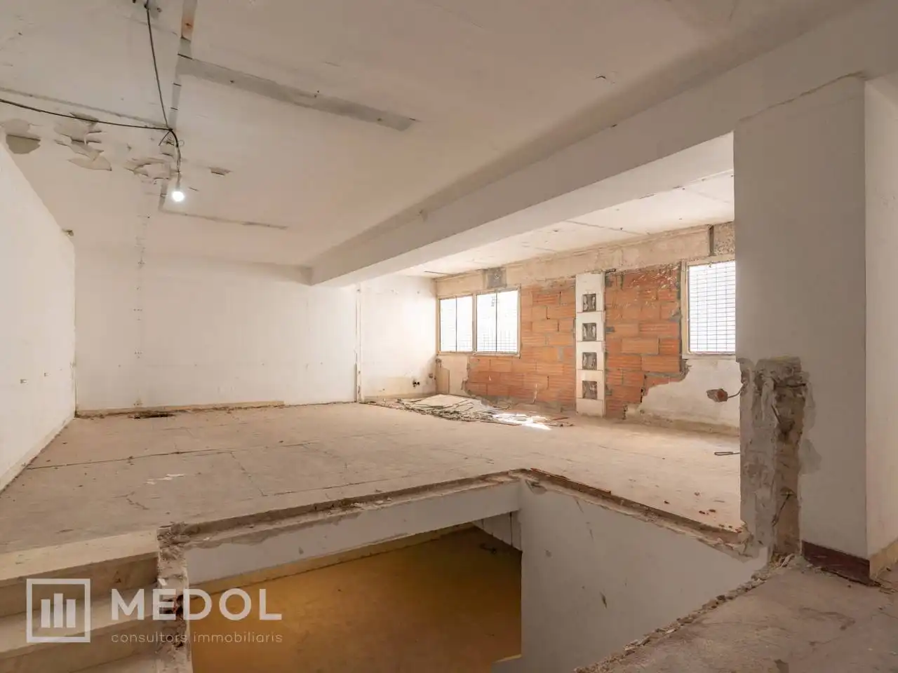 Local comercial en venda a Plaza Mossèn Cinto Verdaguer 8, imagen 6