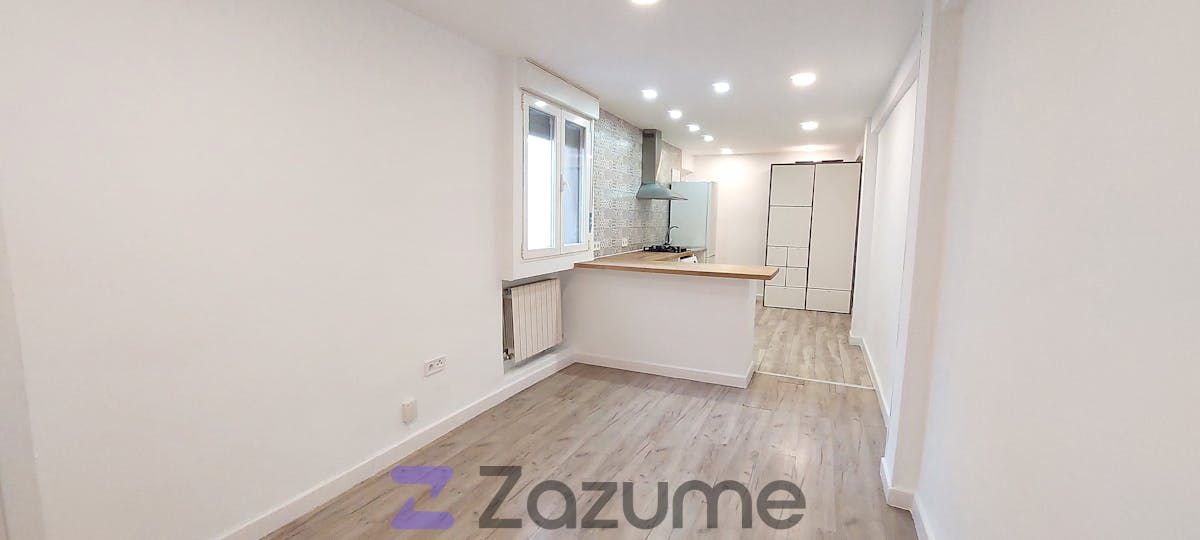 Cuina de Pis de lloguer en  Madrid Capital amb Calefacció, Parquet i Moblat