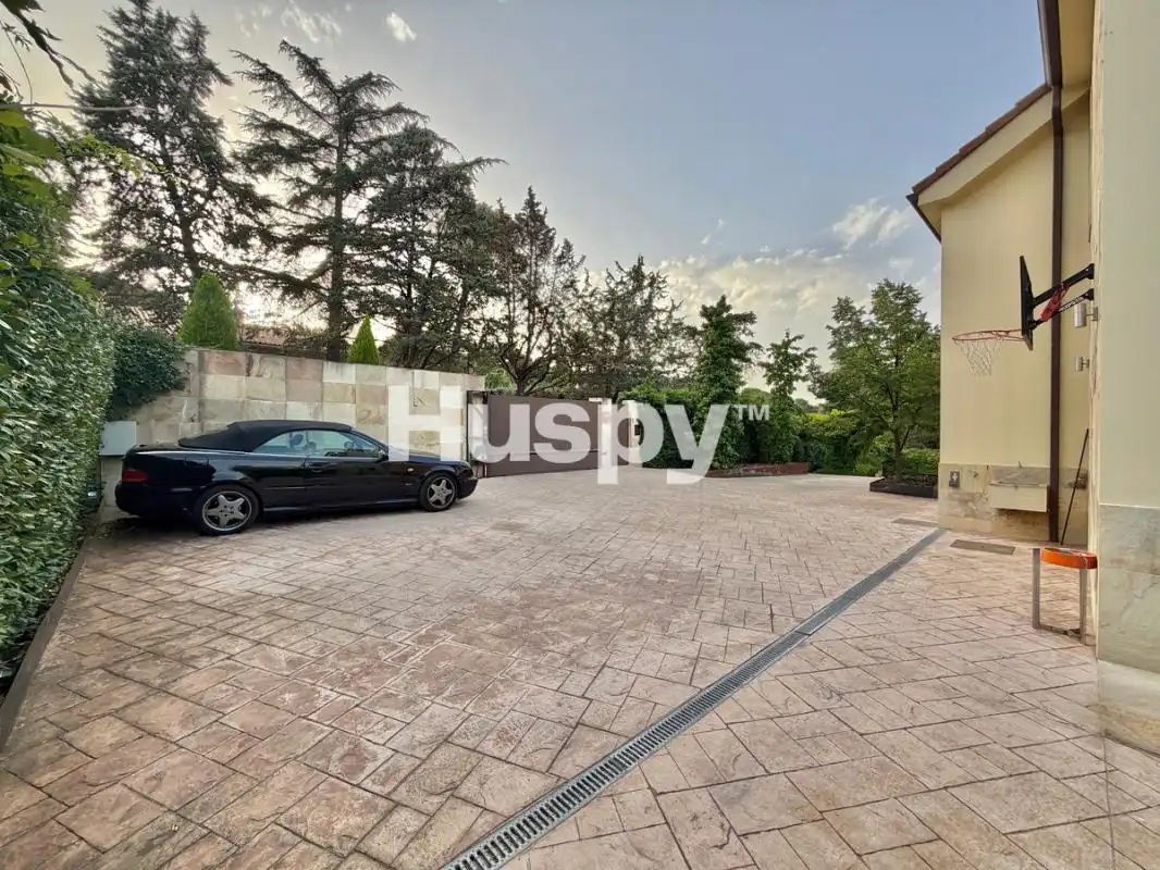 Parking of Houses for sale in Puerto de Galapagar - Las Cuestas
