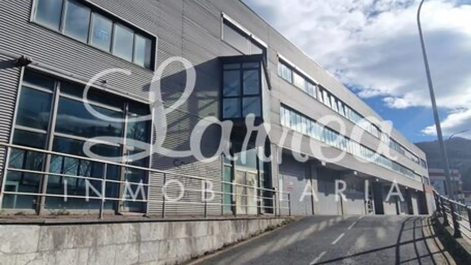 Nave industrial en venta en Estaziño Auzoa, 17