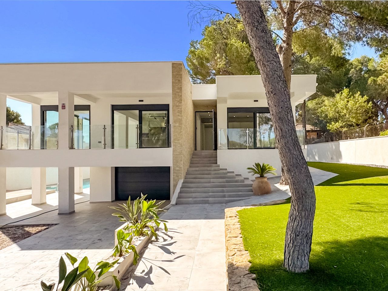 Exterior view of House or chalet for sale in Torrevieja  with Air Conditioner, Heating and Private garden
