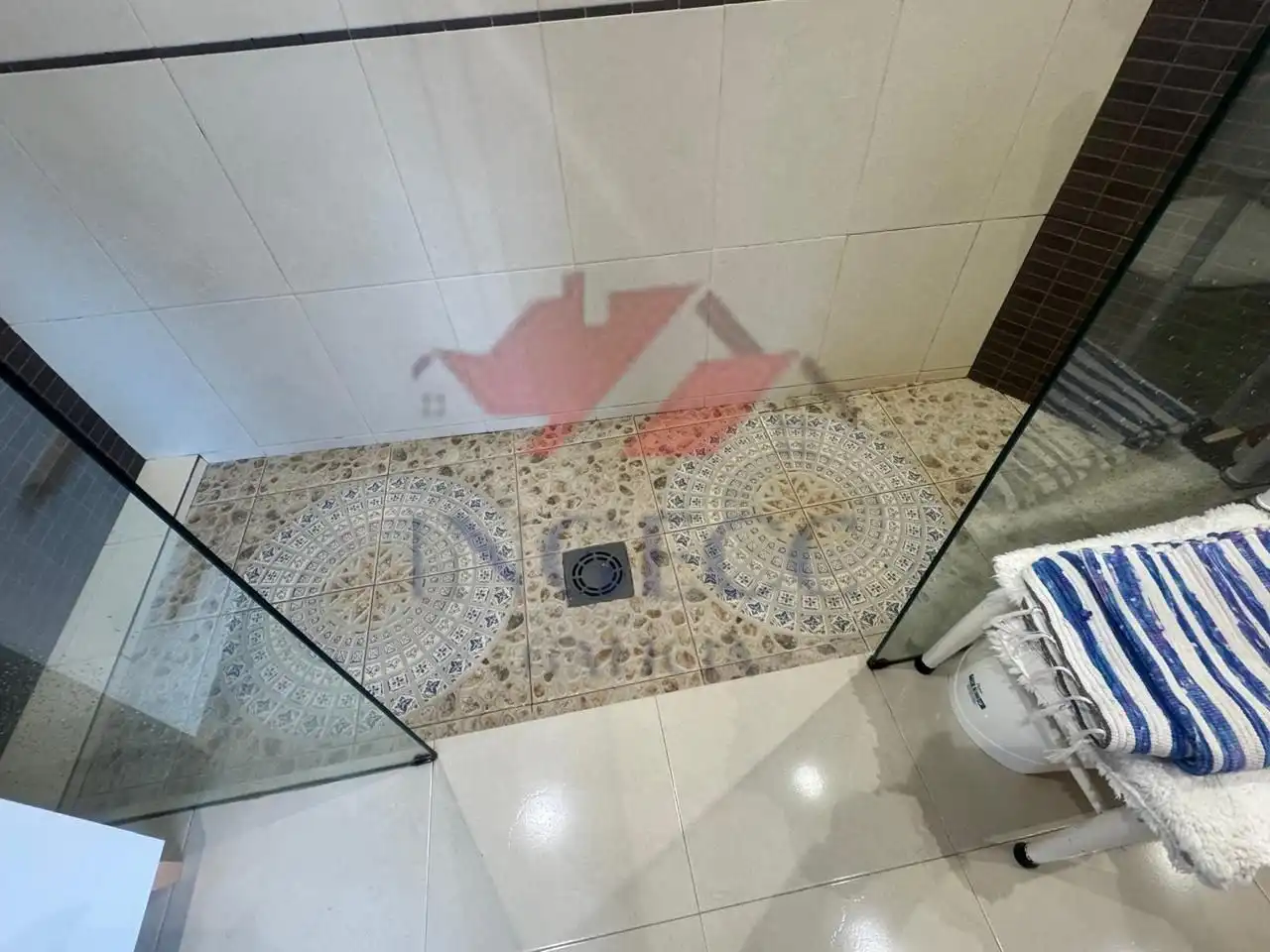 Casa rústica amb terrassa en venda a Leduzo, imagen 25