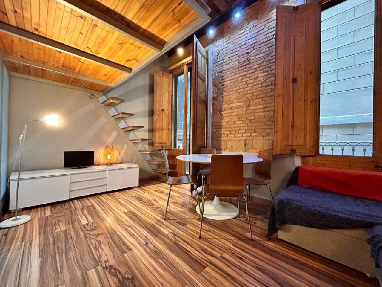 Living room of Flat to rent in  Barcelona Capital  with Air Conditioner, Heating and Parquet flooring