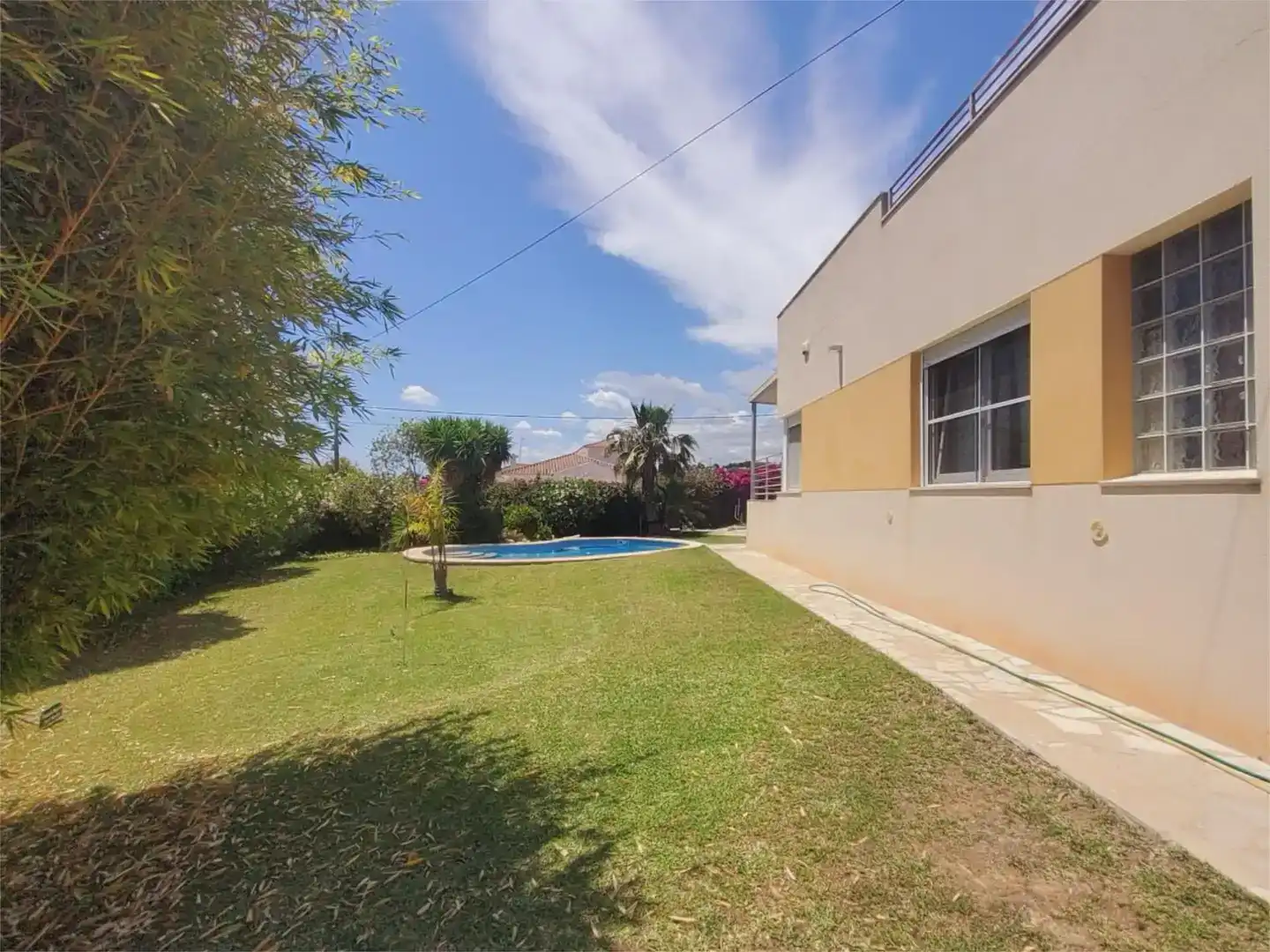 Garden of Houses for sale in Vinaròs  with Air Conditioner, Private garden and Storage room