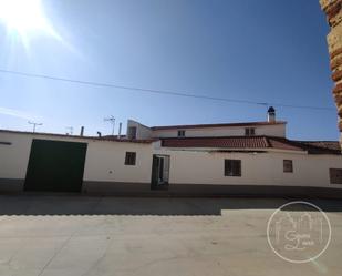 Exterior view of House or chalet for sale in Narros de Saldueña
