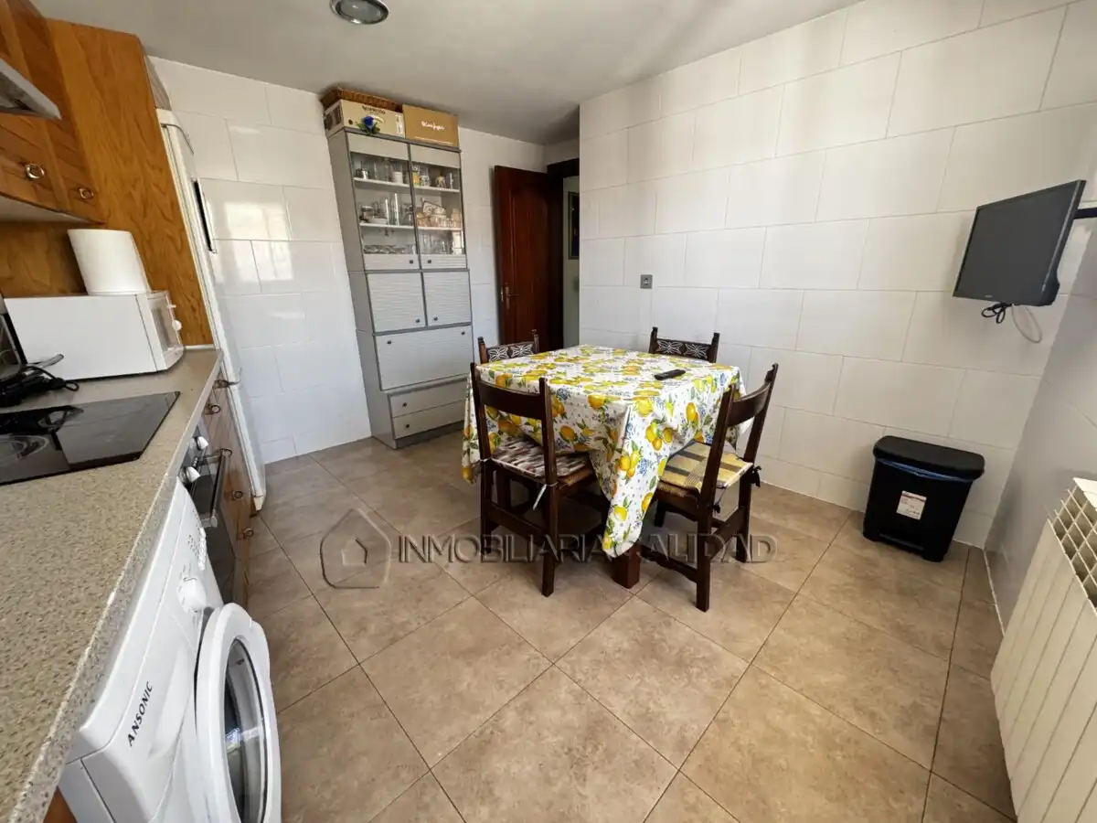Kitchen of Flat for rent in Burgos  with Heating and Furnished