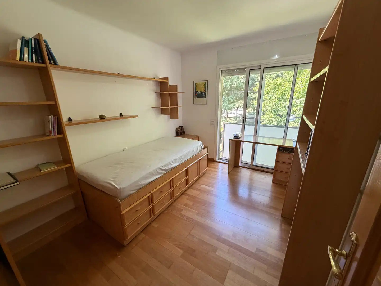 Habitación de Casa adosada en venta en Olot con Calefacción, Jardín privado y Balcón