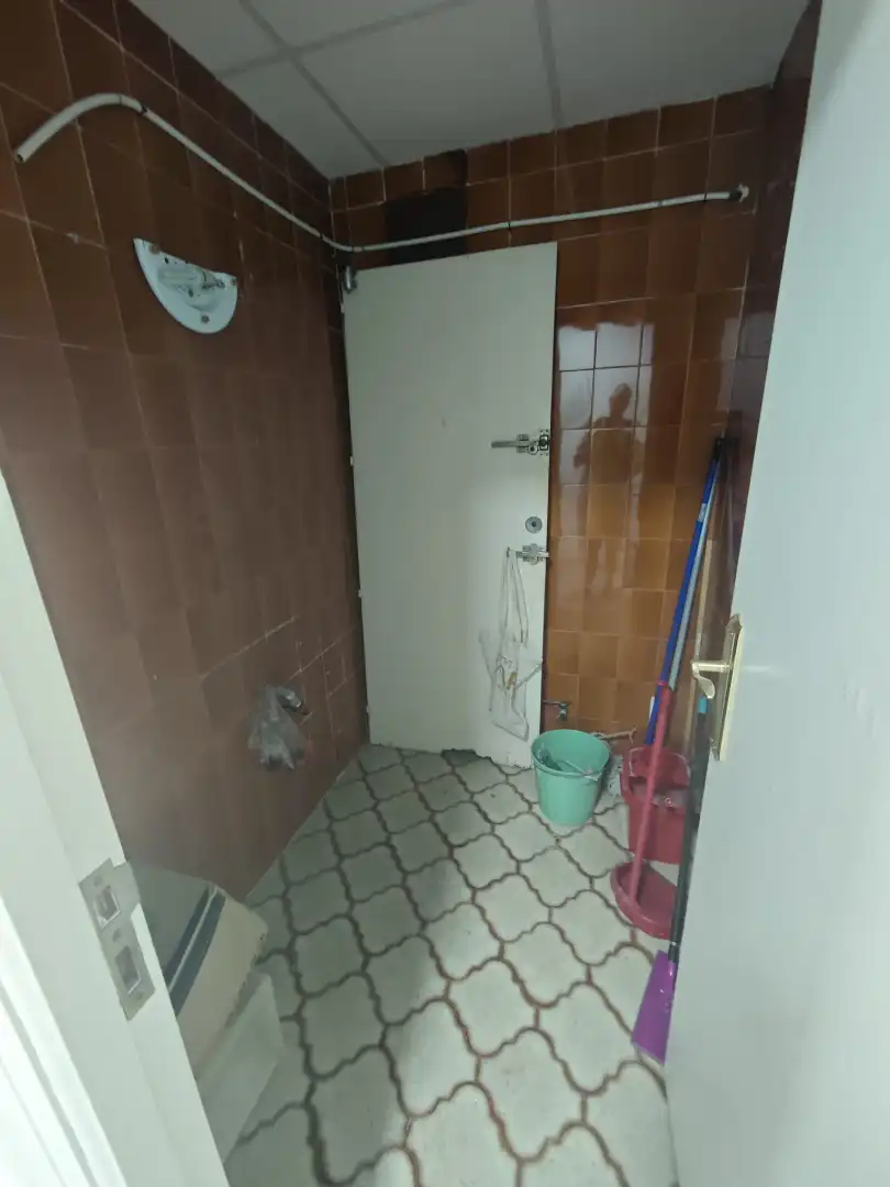Baño de Oficina de alquiler en Alicante / Alacant con Aire acondicionado, Calefacción y Trastero
