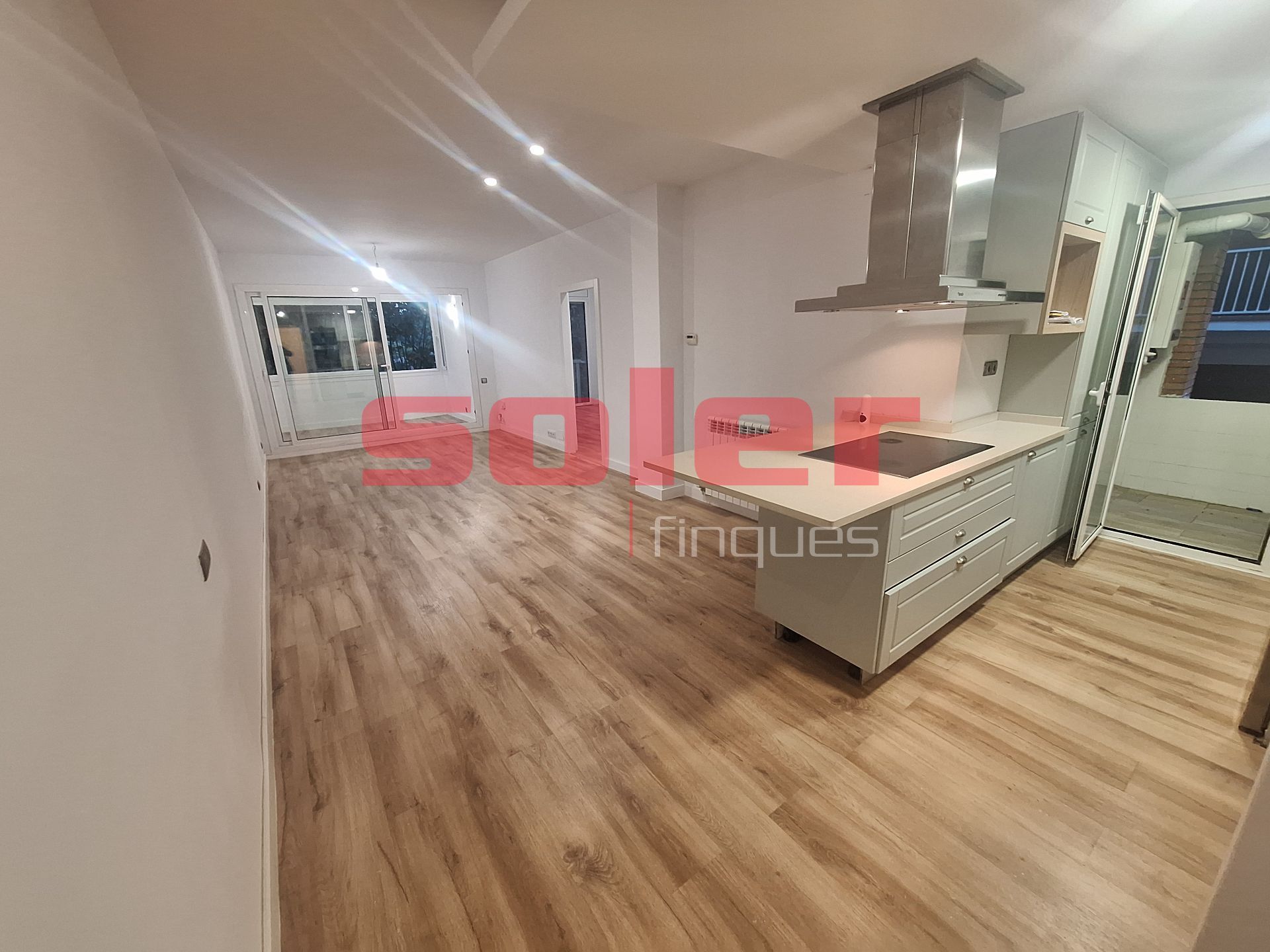 Cuina de Pis en venda en Sant Cugat del Vallès amb Calefacció