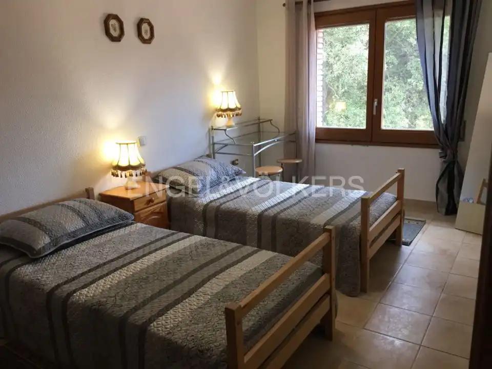 Habitación de Finca rústica en venta en Darnius con Aire acondicionado, Calefacción y Jardín privado