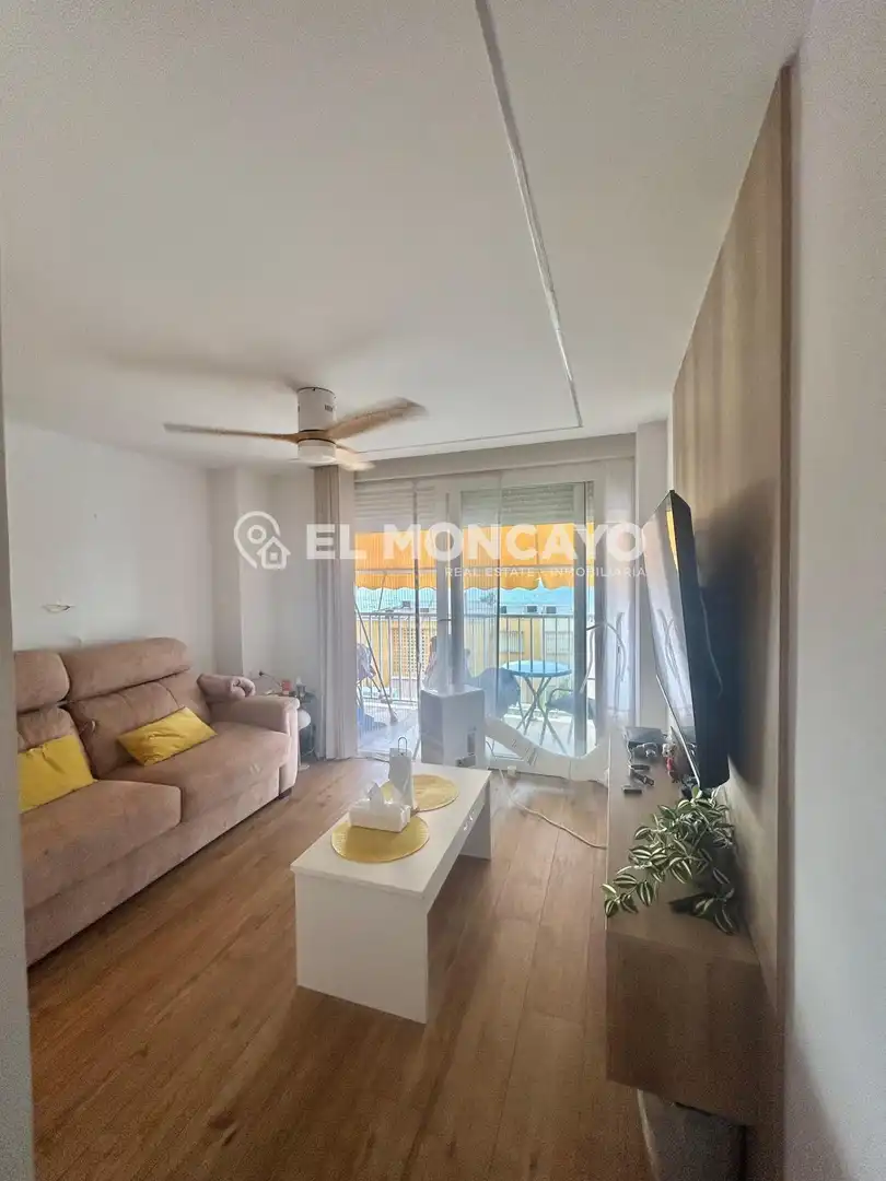 Sala de estar de Apartamento en venta en Santa Pola con Terraza y Amueblado
