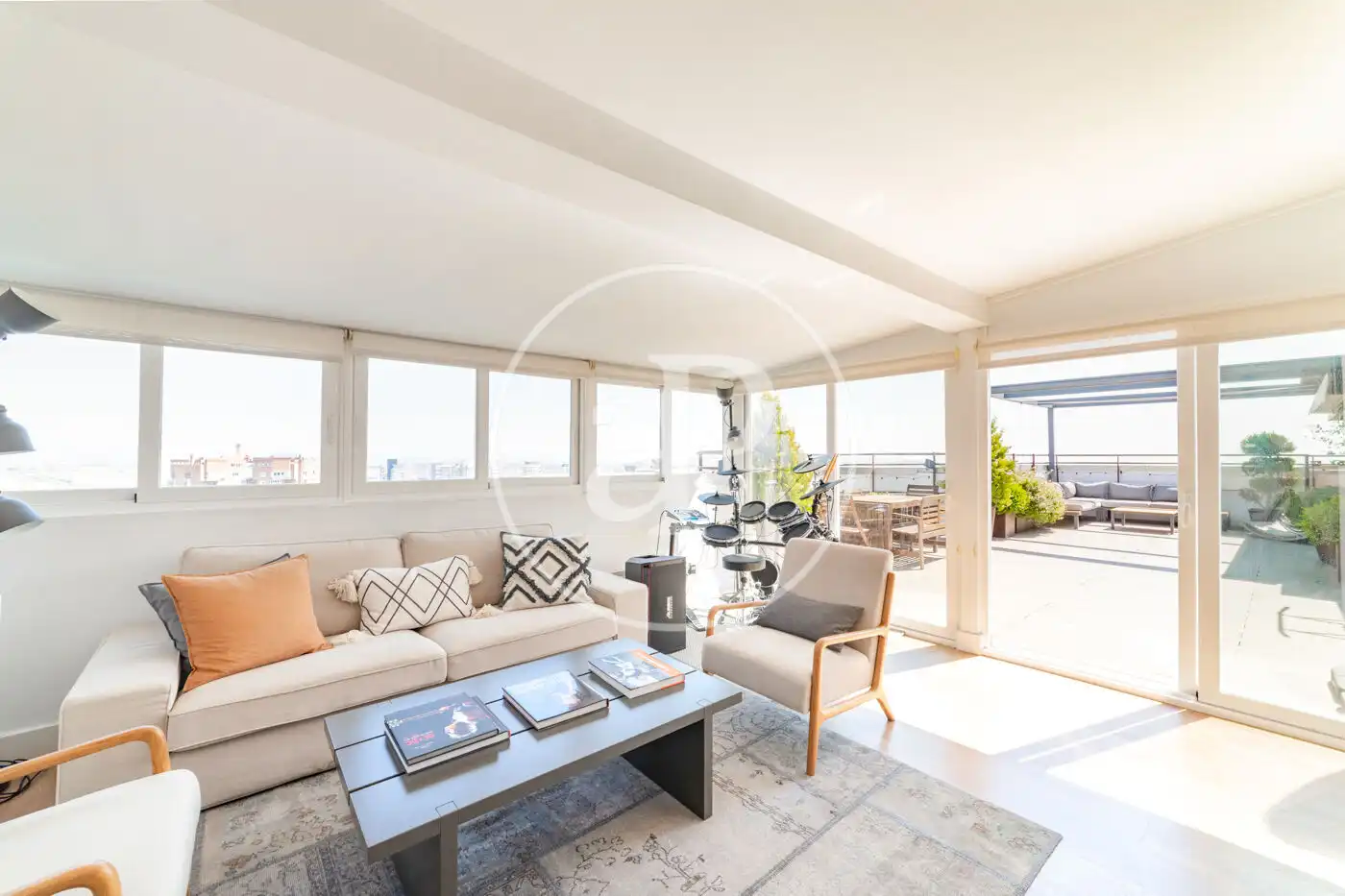 Sala de estar de Ático en venta en Madrid con Aire acondicionado, Calefacción y Jardín privado