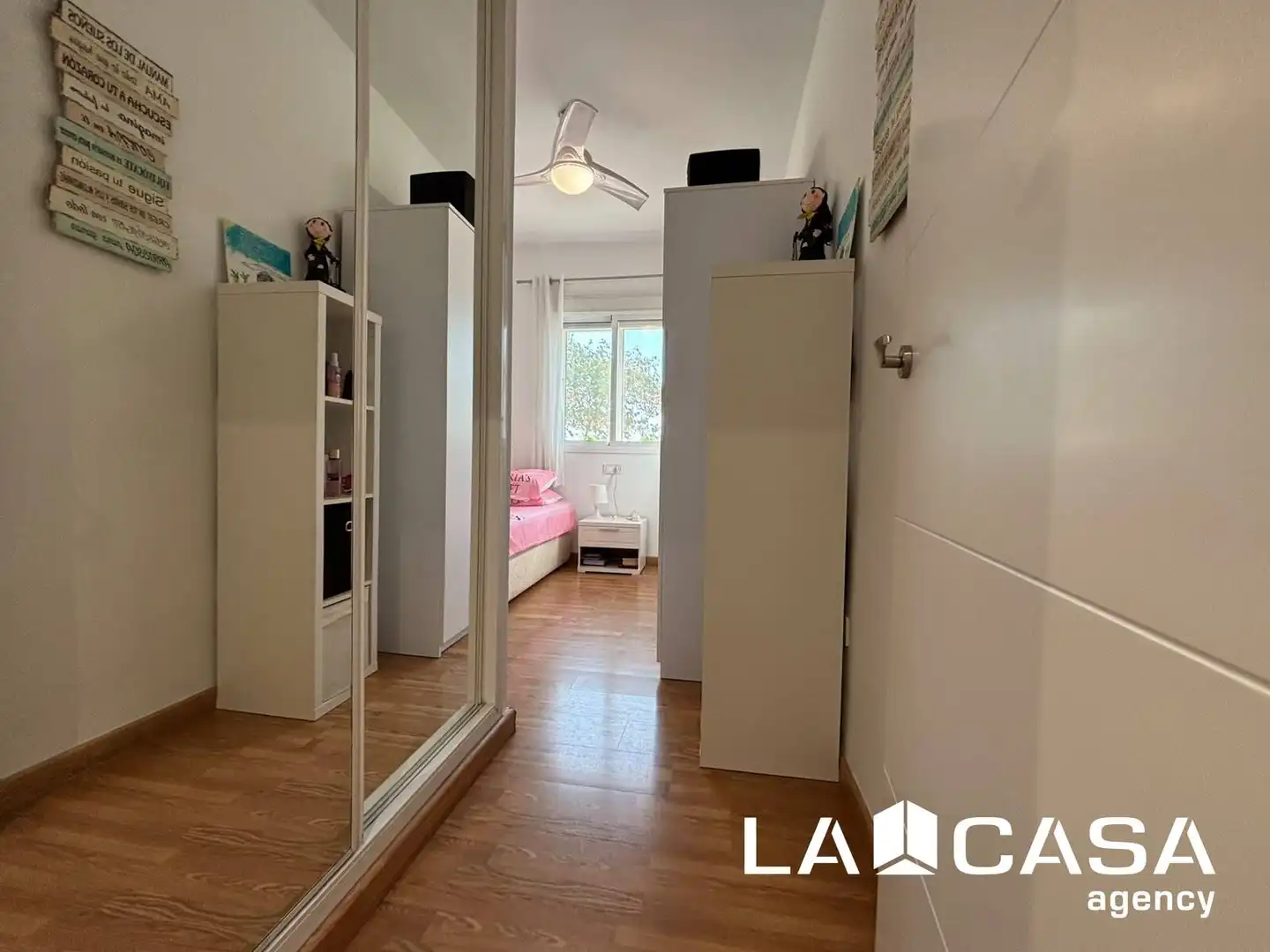 Habitación de Piso en venta en Dos Hermanas con Terraza y Piscina