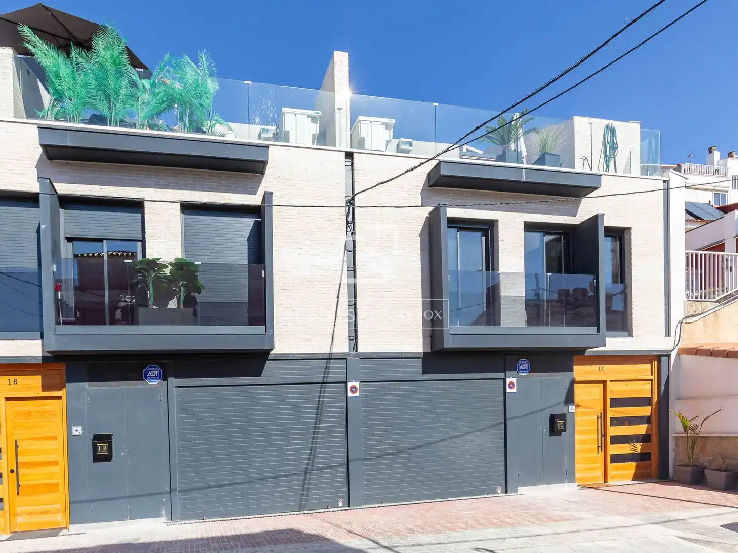 Vista exterior de Casa o xalet en venda en Esplugues de Llobregat amb Aire condicionat, Calefacció i Parquet
