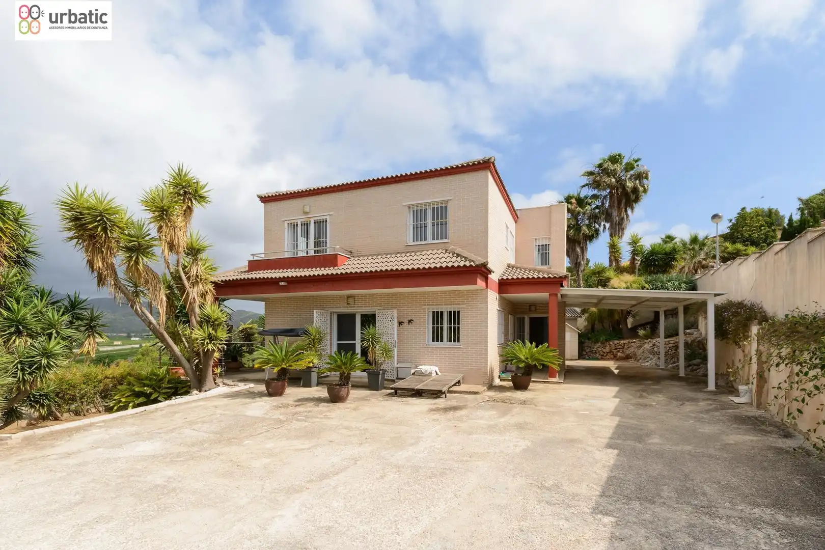 Chalet con jardín en venta en Urbanizaciones, imagen 6
