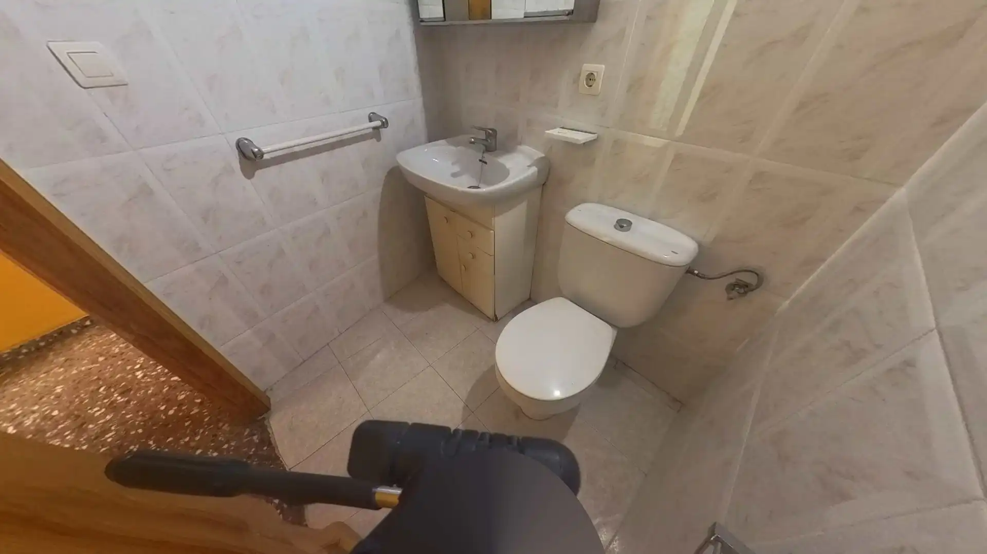 Badezimmer von Wohnung zum Verkauf in Benigànim mit Balkon