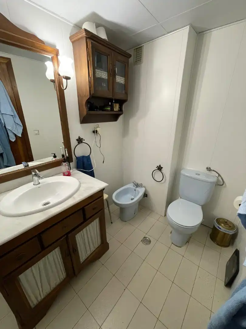 Bathroom of Flat for sale in Córdoba  with Air Conditioner, Heating and Storage room