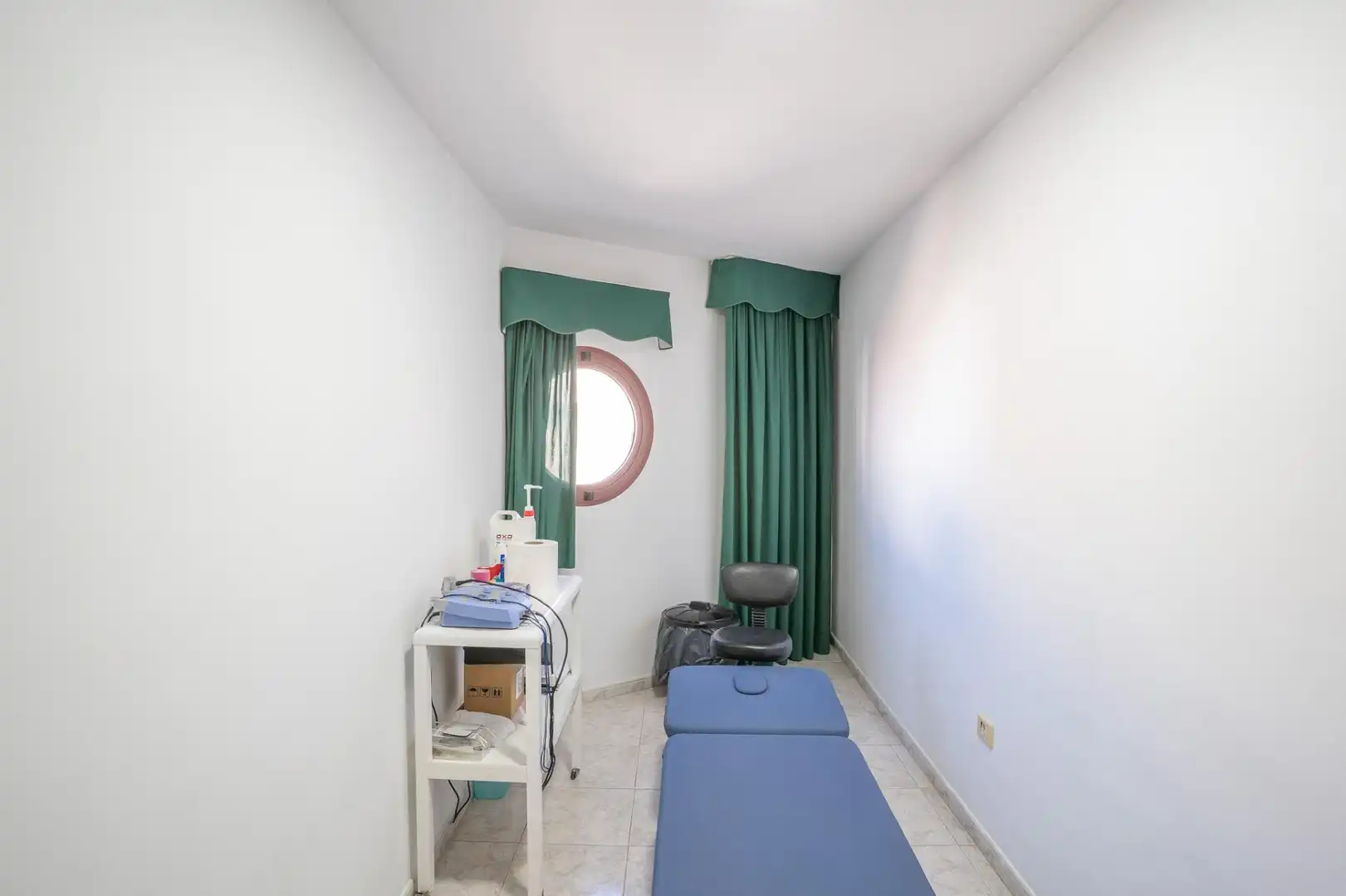 Habitación de Edificio en venta en San Cristóbal de la Laguna con Alarma