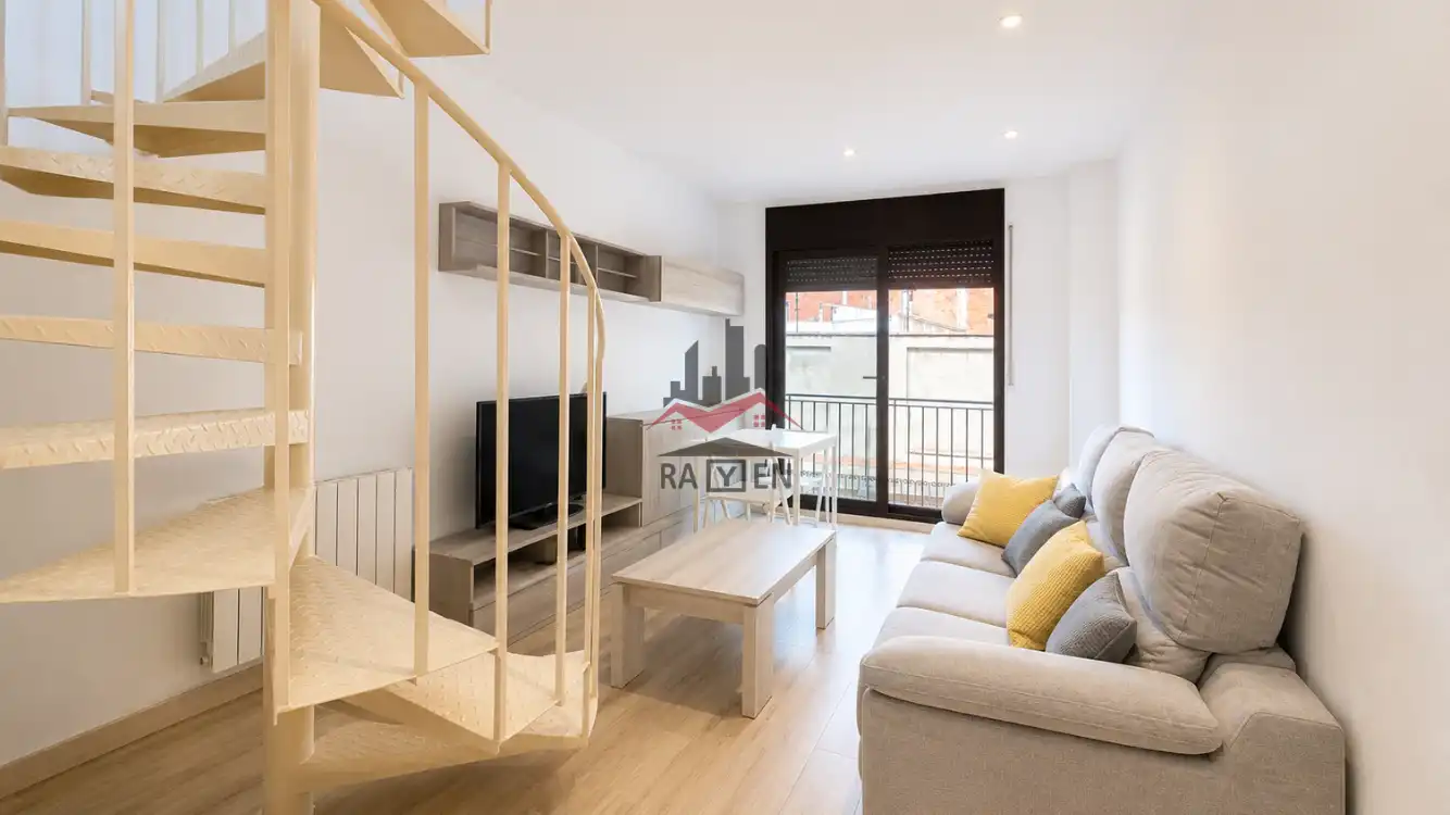 Sala d'estar de Dúplex en venda en Figueres amb Calefacció