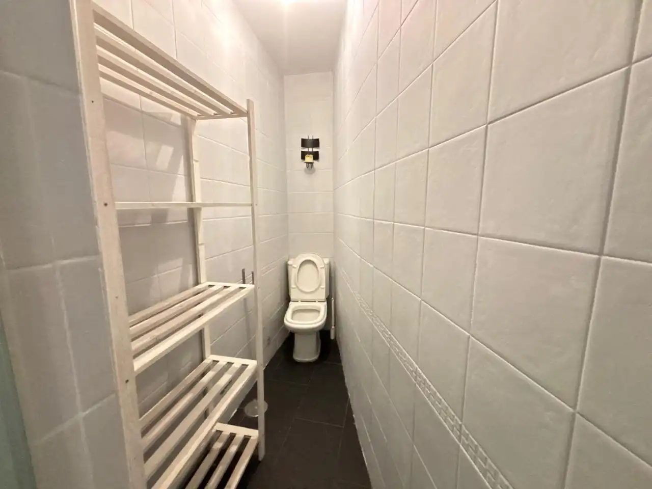 Baño de Piso de alquiler en Madrid con Aire acondicionado, Terraza y Amueblado