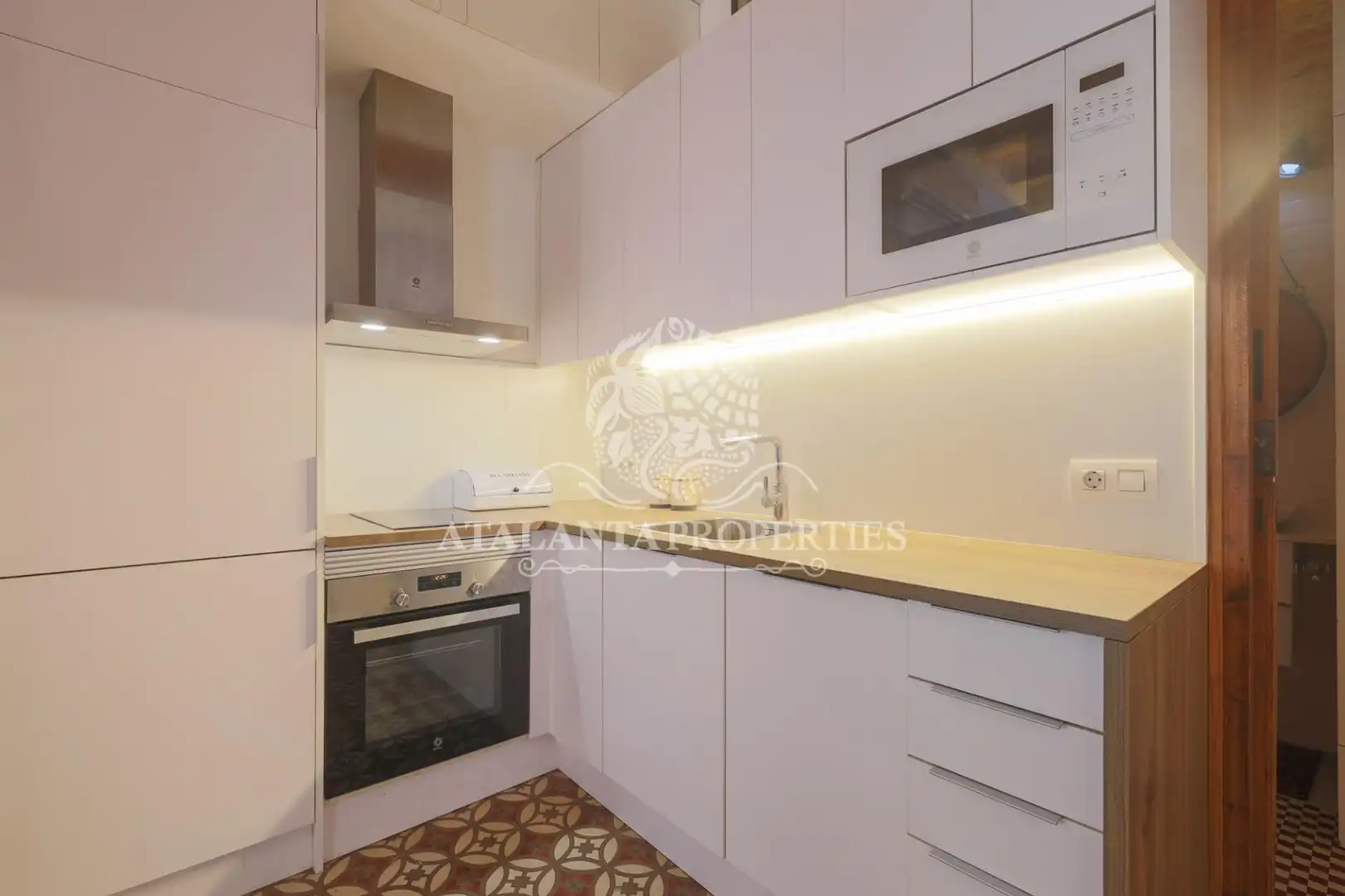 Appartamento con terrazza in affitto a Carrer PEU DE LA CREU, imagen 16