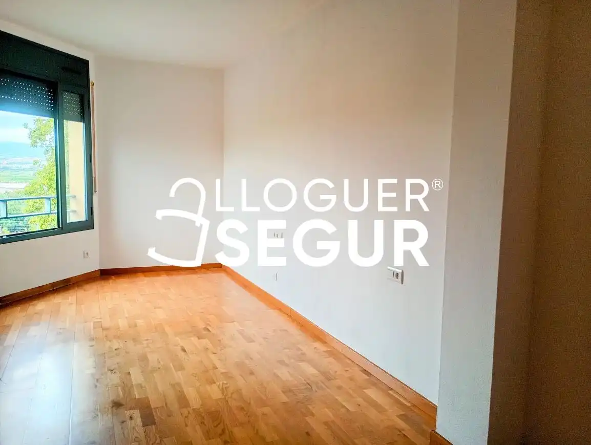 Flat for rent in Carlas Martí y Vilá, Centre