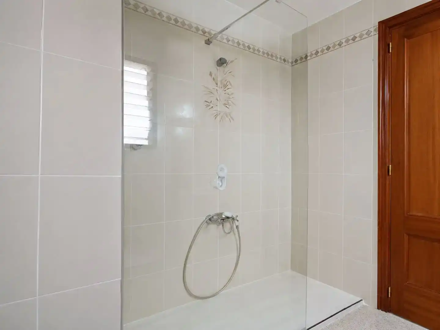 Badezimmer von Wohnung zum Verkauf in L'Eliana mit Balkon
