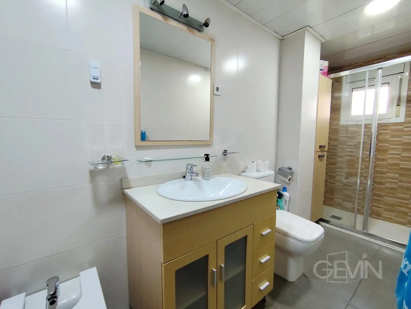 Baño de Piso en venta en Santa Perpètua de Mogoda con Aire acondicionado, Calefacción y Trastero