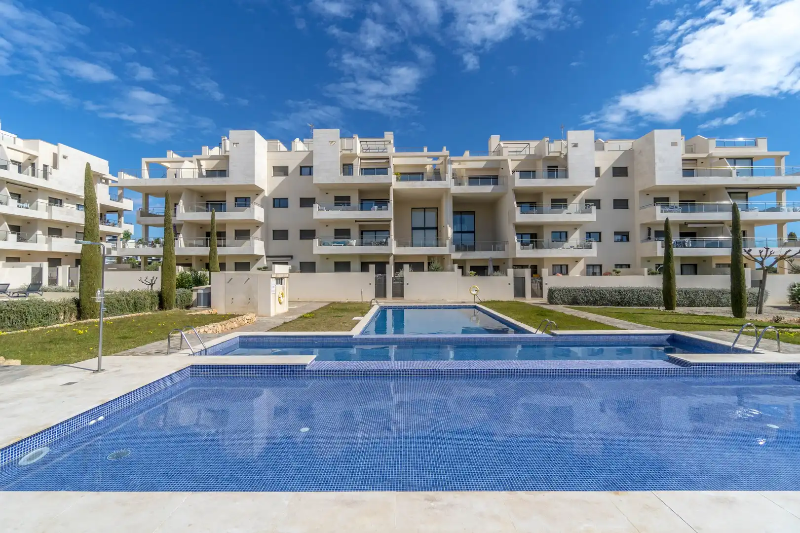 Vista exterior de Planta baixa en venda en Orihuela amb Aire condicionat, Jardí privat i Terrassa